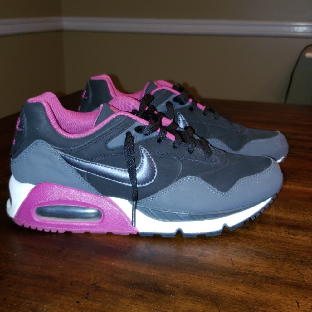 Womens Black and Magenta Nike AirMax